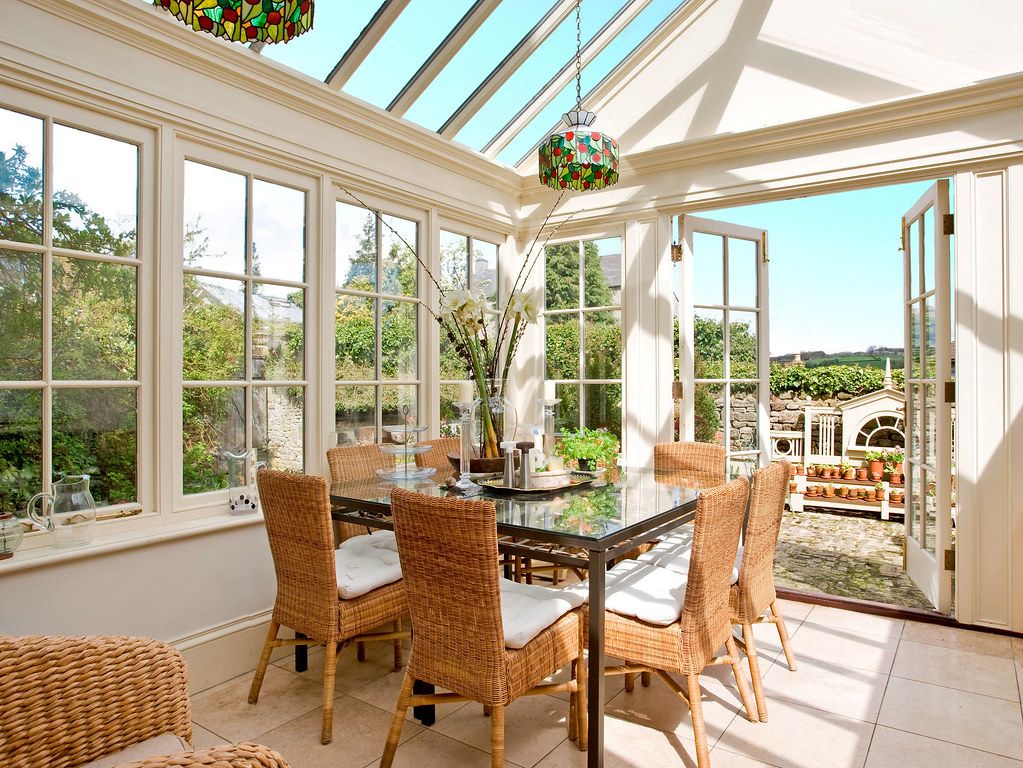 Plastered orangery ceiling with spotlights